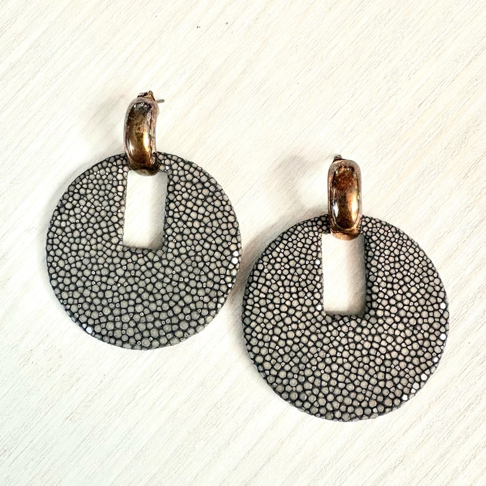 Vivo stingray earrings handmade and stunning